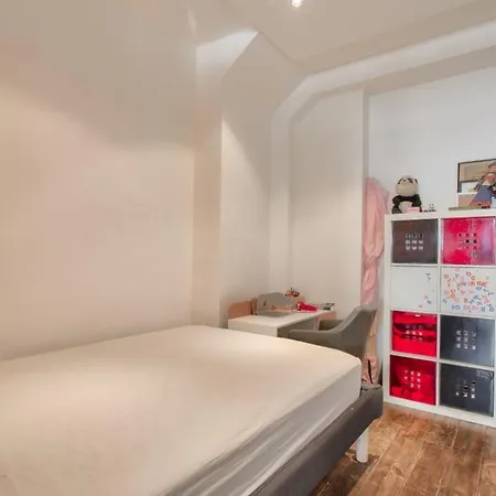 Spacious Of 100 M In Souplex דירה *