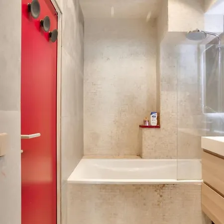 Spacious Of 100 M In Souplex דירה